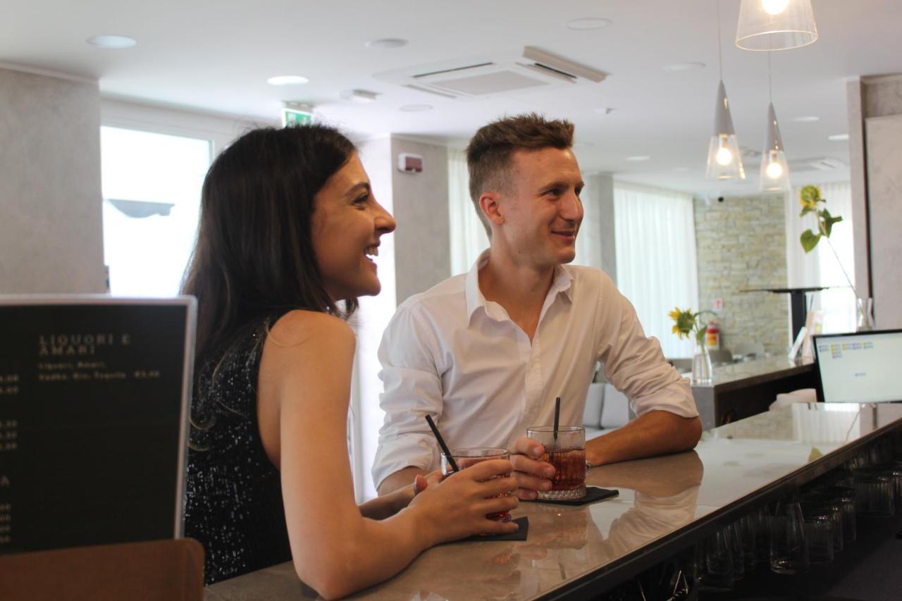 B&B Primrose Residence Hotel Rimini Zewnętrze zdjęcie